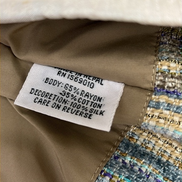 Yak Magik Boho Mixed Material Silk and Button Trimmed Blazer Size Large - Picture 4 of 12